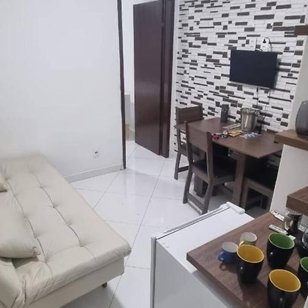 Quarto E Sala A Uma Quadra Da Praia Copacabana Posto 02 Rio de Janeiro Exterior photo